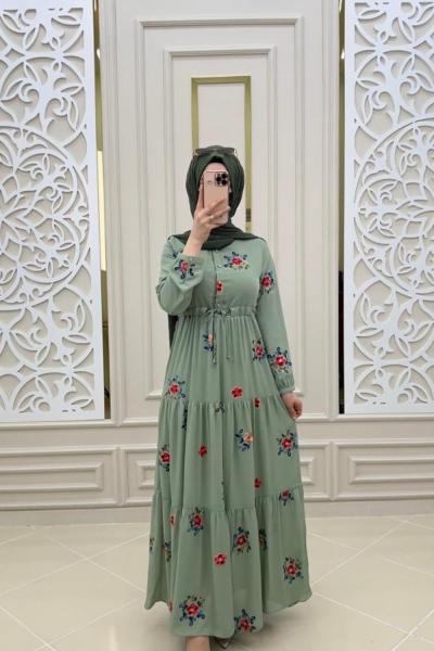 Aker Tesettür Nakışlı Şifon Elbise Yeşil