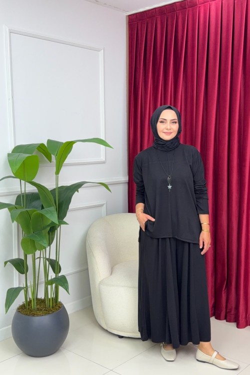 Meli̇na Takim  Si̇yah