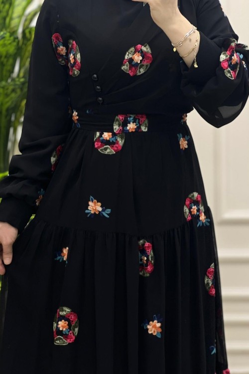 Nakış Elbise