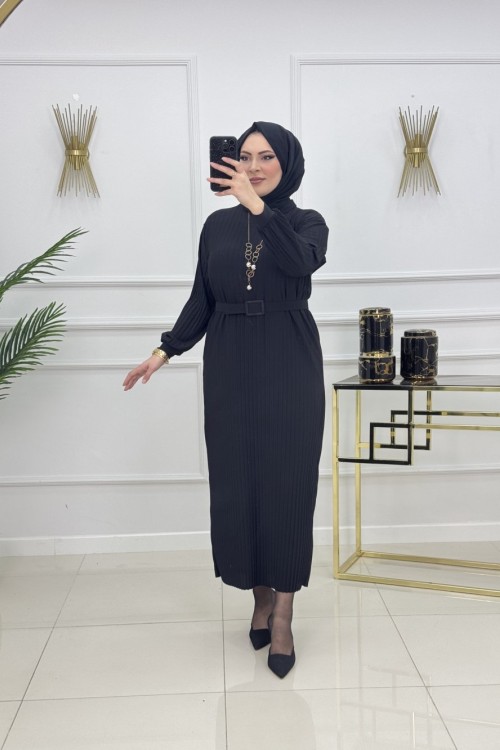 Nazli Pi̇li̇seli̇ Elbi̇seSi̇yah